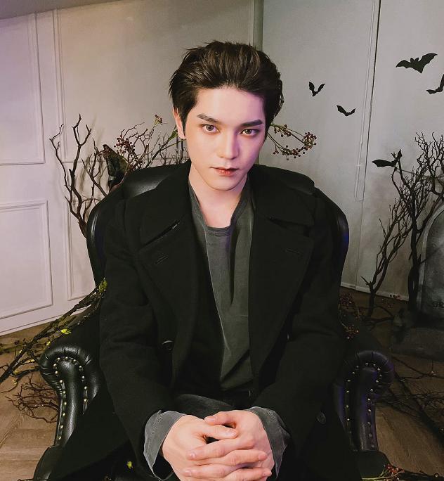 忧郁林黛玉 万圣节如何过?王祖蓝夫妇带女儿去迪士尼,小S一家cos鱿鱼游戏