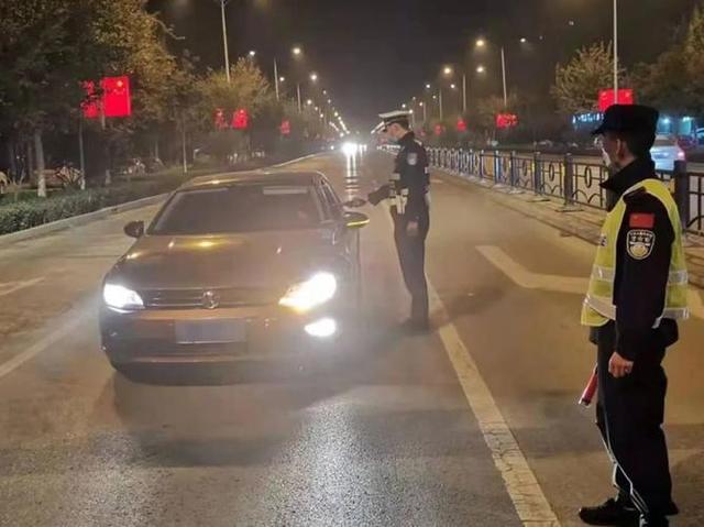 孕妇酒驾还指责交警没有人情味,这个女司机太奇葩