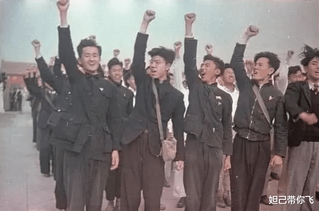 苏联|1949年苏联记者拍摄的新中国，当时城墙还没改建，现场真实大气