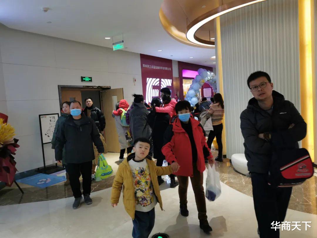 华商天下 经历过打鸡血、画大饼，够了！越来越多的年轻人敢手撕领导了