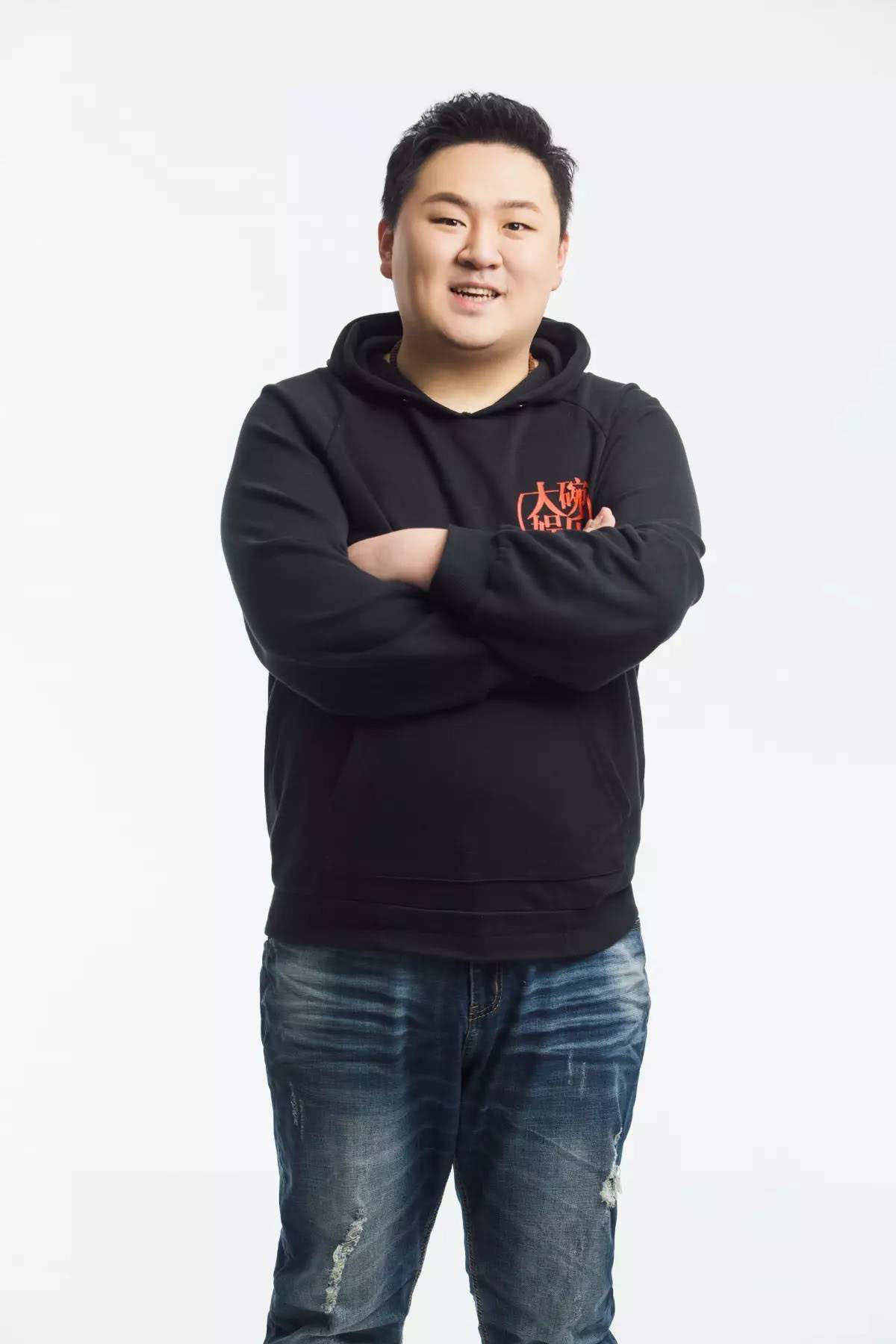 贾玲|贾玲39岁仍未婚，背后有3个绯闻男友