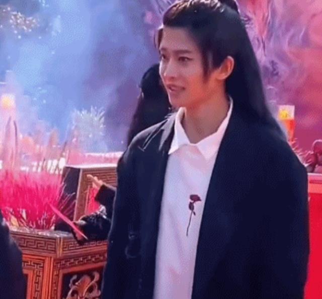 生图|驭鲛记未播，任嘉伦就翻车了，生图精修差距大，这确定是一个人？