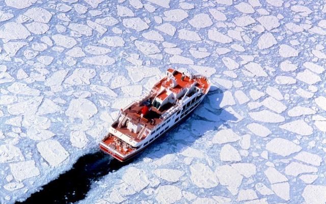 北极 4米厚的北极冰层，为何在破冰船面前不堪一击？它是怎么做到的？