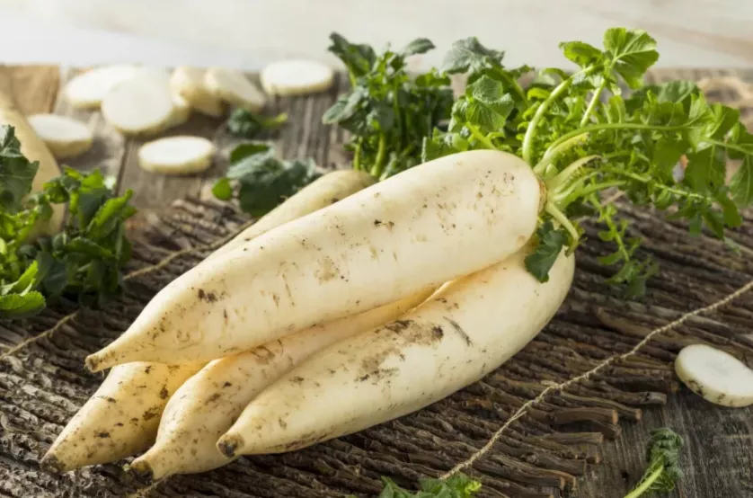 白萝卜|冬吃萝卜夏吃姜?提醒:冬天可常吃白萝卜,但这3类人尽量少吃