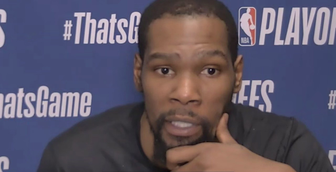 籃網(wǎng)隊(duì)|雄鹿2-2籃網(wǎng)，歐文腳踝受傷離場，杜蘭特賽后罕見暴怒