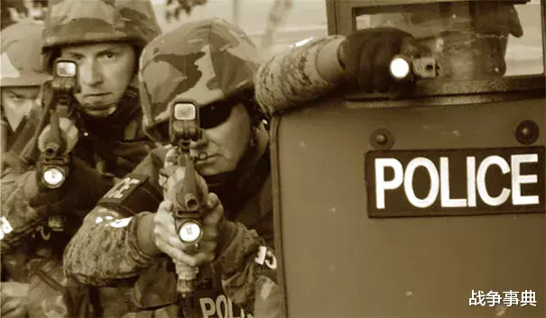 特警|特警作战：特警部队单兵防弹装备