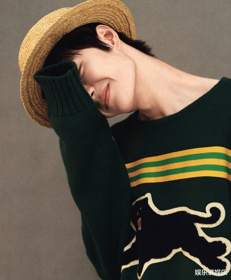 王一博|同一个地方六条存货，同一件西装四条视频，王一博真够“敷衍”！