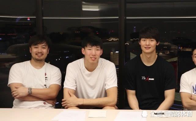 王哲林|朱芳雨顶薪签约！王哲林“最新去向揭晓”，顶级内线助杜锋四连冠