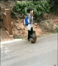 广东省|“地铁上看见心仪的女生，但她的职业很特殊！”你敢上去搭讪吗？