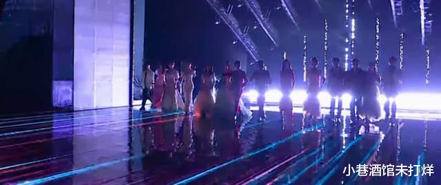 跨年晚会|跨年晚会槽点大赏：假唱、跑调、主持人接不住词、黑白诡异画面出现…