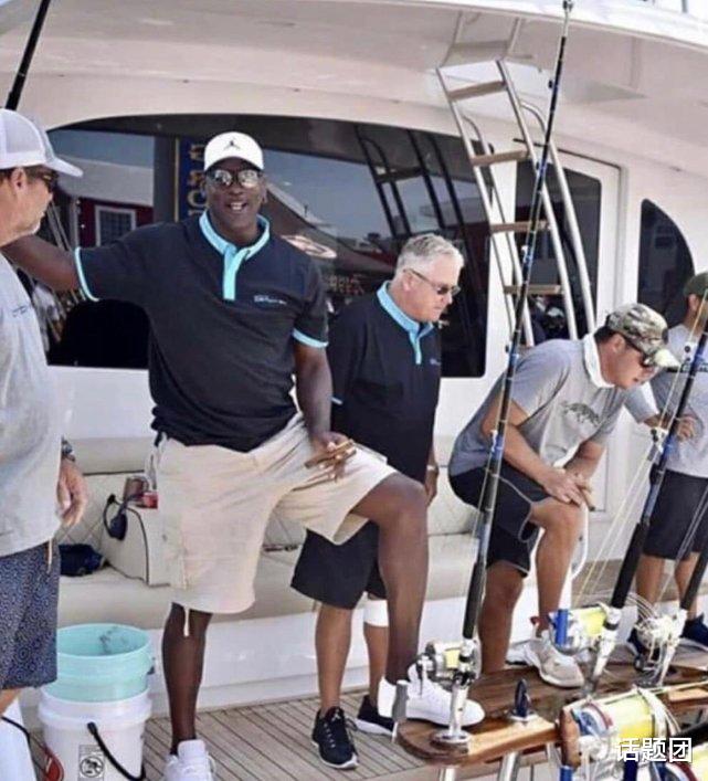 迈克尔·乔丹|乔丹参加钓鱼比赛惨败：去年夺冠失败 今年仅捕获一条25磅鲯鳅鱼