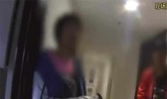 贯丹萱 小伙与女子相恋后失踪 空房间诡异非常 女子跨海大桥上“丢垃圾”