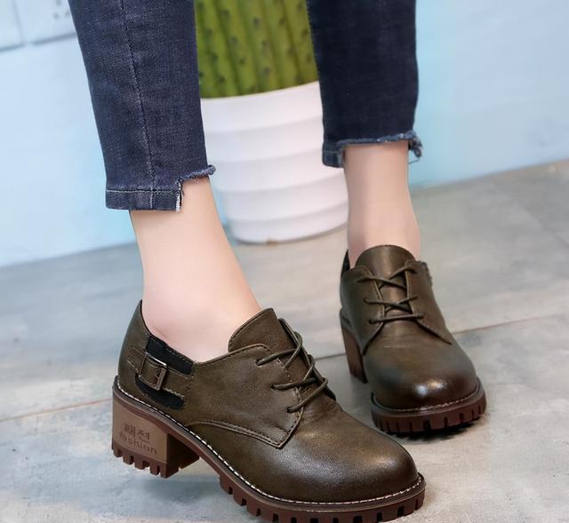 小九讲美业|粗跟单鞋演绎别样的风情韵味