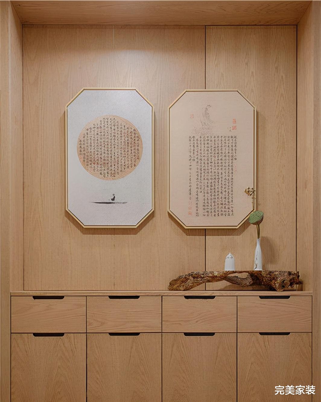 用中式色彩做填充，用现代的元素做点缀，打造层次丰富的别墅空间