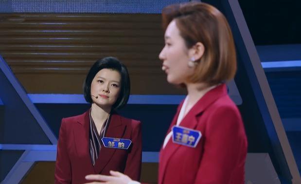 时尚风行派|央视主持新阵容曝光!邹韵有望成新央视一姐,穿西装好霸气稳赢龙洋