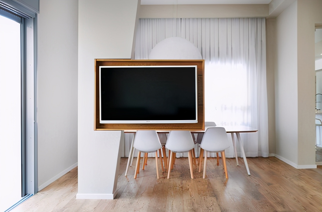 电视墙别动不动就过万，水槽延伸直接吊电视，简约漂亮还省钱