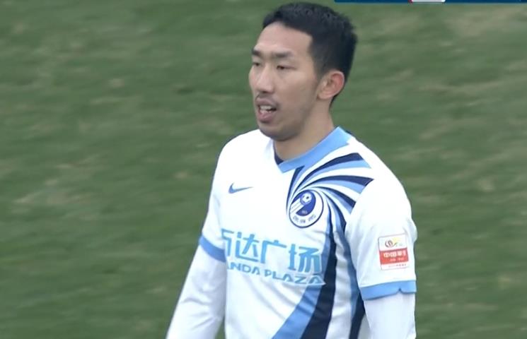 大连|1-1！中超附加赛爆冷，大连人80分钟遭绝平，2人红牌场面险些失控