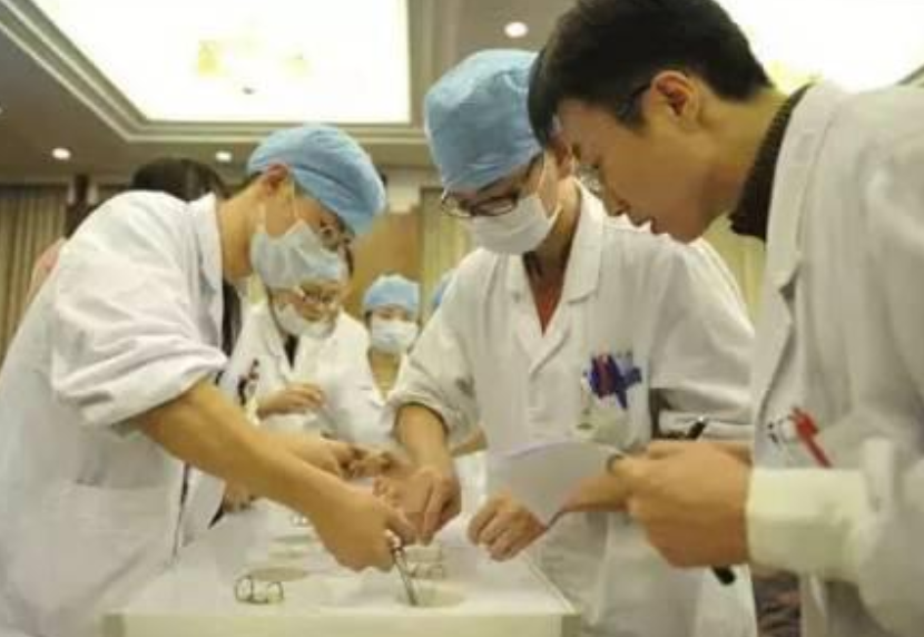 医生|医学“四大天王”重新洗牌？榜首毋庸置疑业界第1，华西医惹争议
