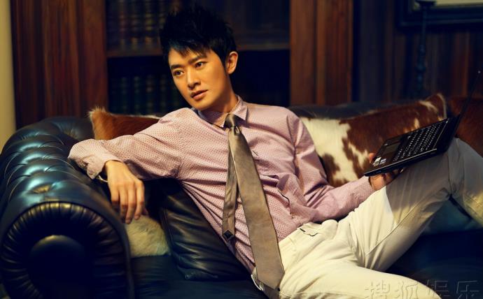 天鹅颈|任泉宠了12年的妻子曝光，竟是我们熟悉的她，怪不得多年无绯闻