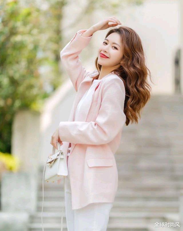 穿衣搭配|女神职场甜美气质穿搭 西装尽显知性魅力 做温柔精致的你
