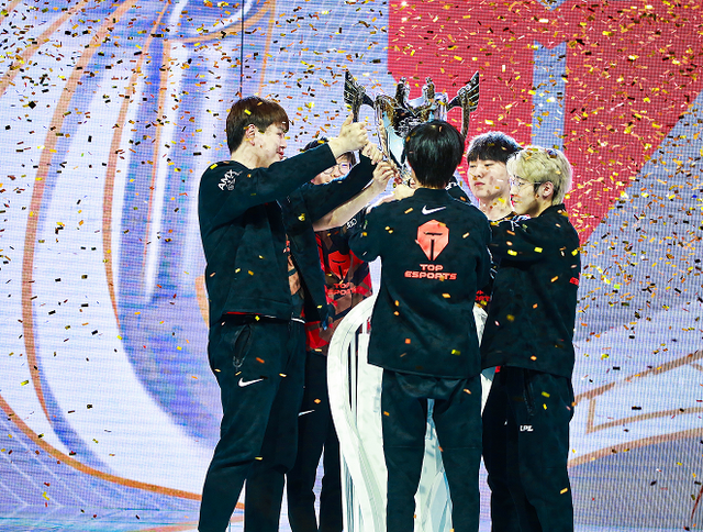 爆破|小天缺席今年首场训练赛，官方遭粉丝爆破？春季赛首发恐存争议