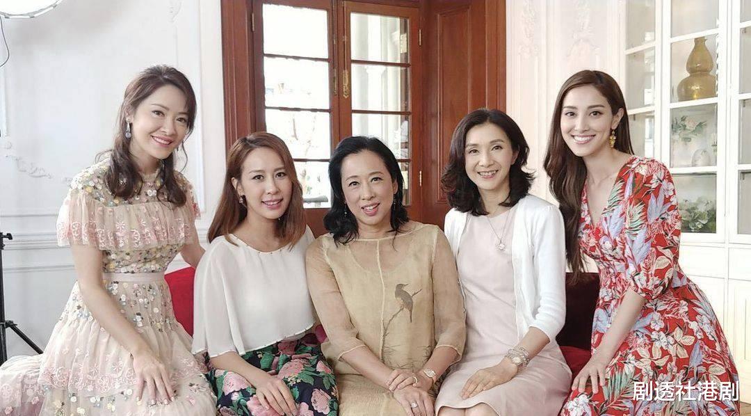 香港小姐|恭喜！55岁前港姐季军如愿升级做婆婆，名模儿媳产下高颜值混血男婴