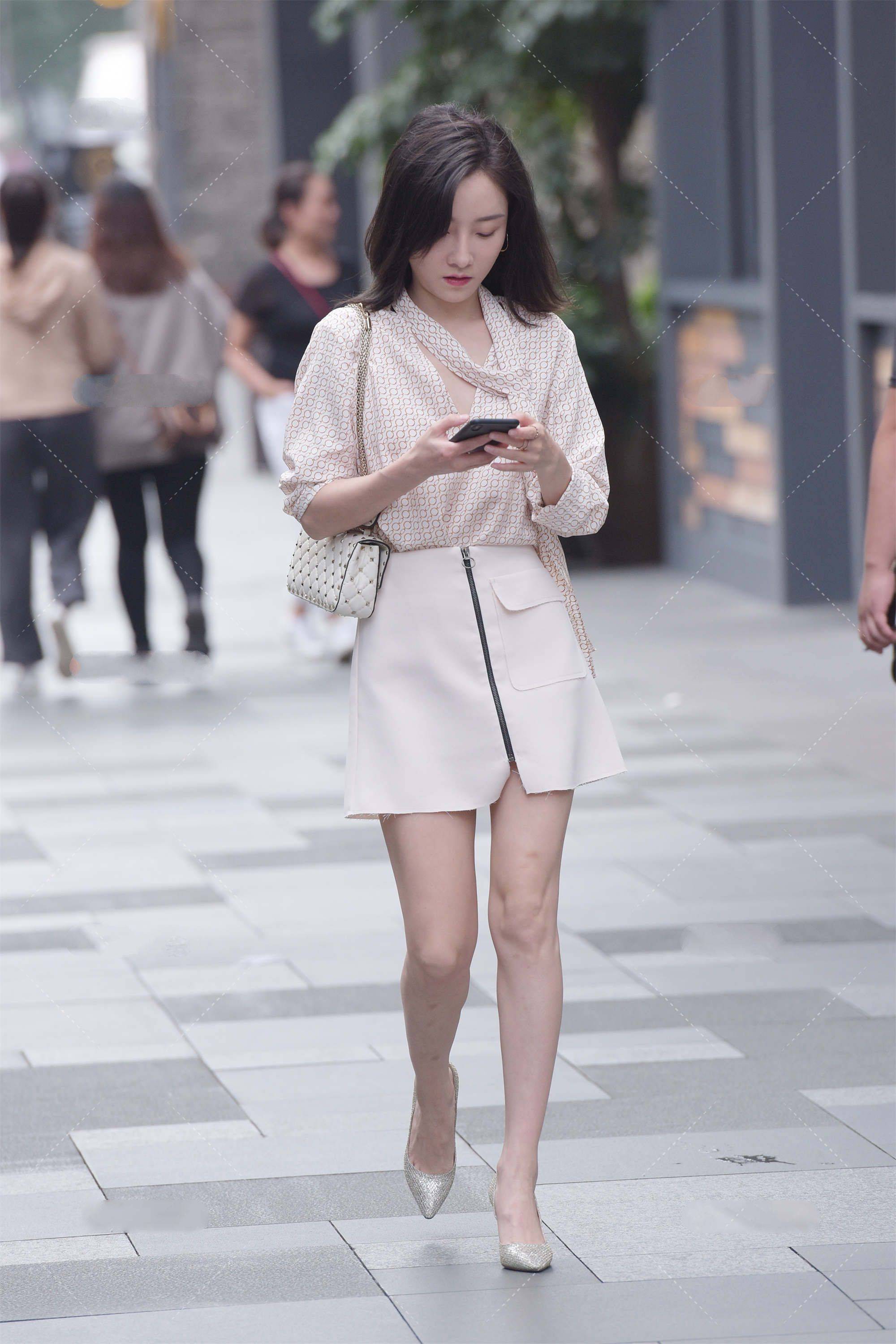 穿衣搭配|衬衣裙子搭配，穿出职场的风格，干练又大气