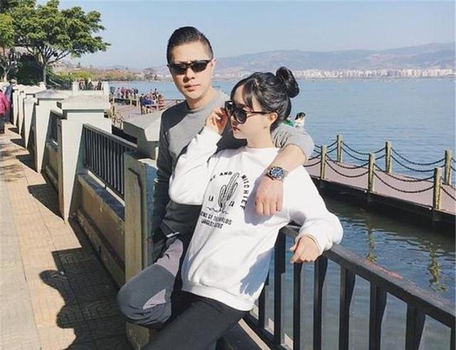 娱乐圈|逆龄爸爸走红，本够年轻了，不料镜头转向亲妈，网友：一家出道吧