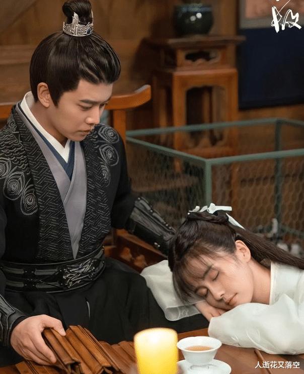 任嘉伦|《请君》还未杀青，任嘉伦又一新剧立项，网友：这女主又来毁剧？