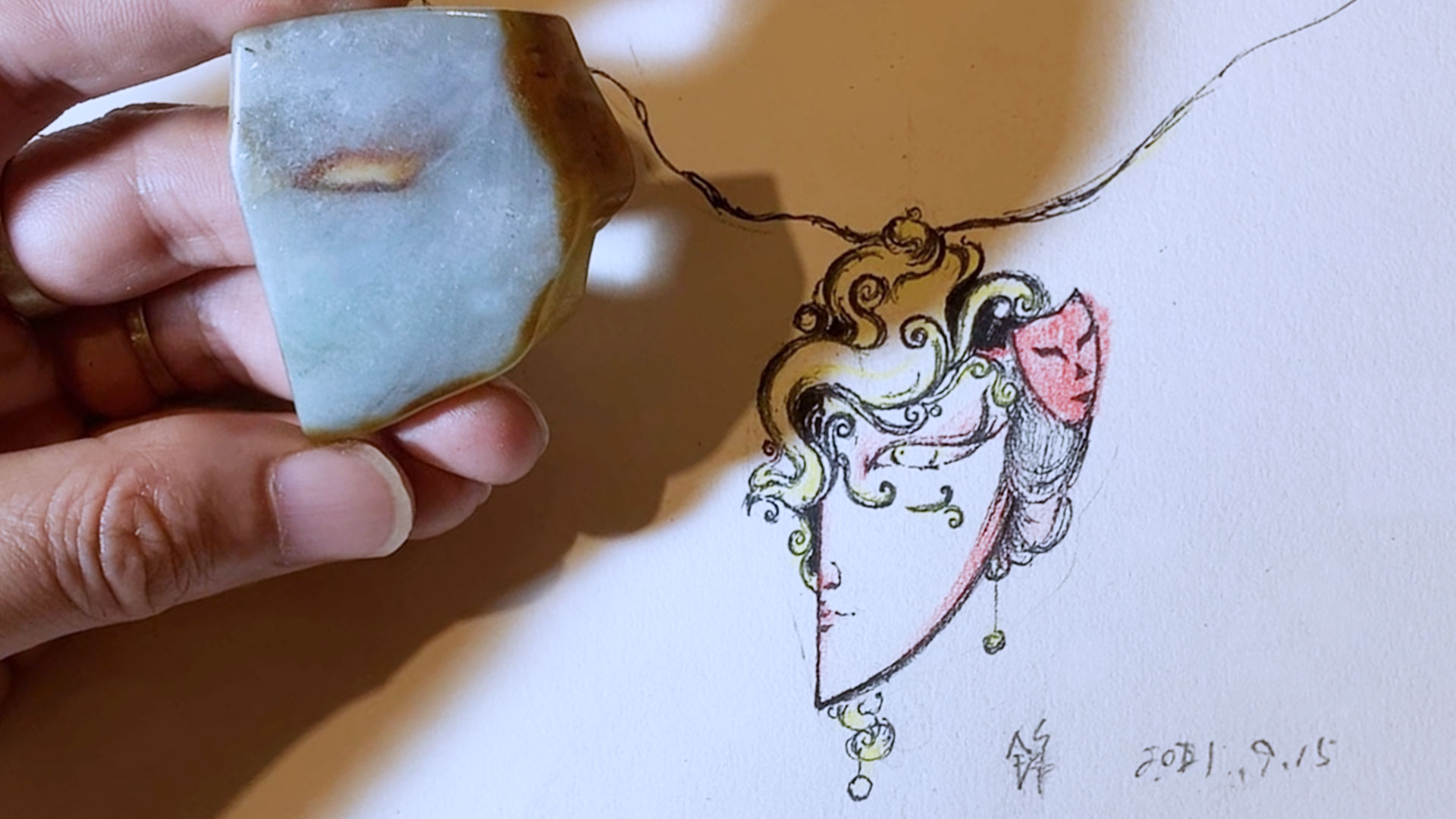 玉雕|玉雕师化瑕为瑜巧雕佳人，黄金难掩绯容！