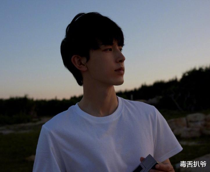 郭俊辰|《少年派2》最新路透，赵今麦郭俊辰牵手好甜，满屏都是CP感！