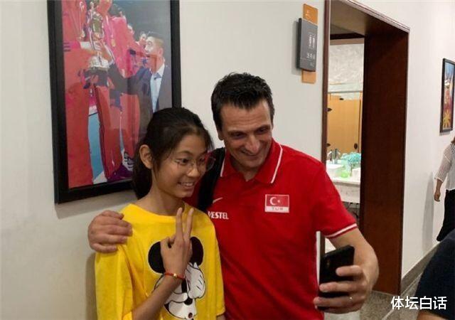 朱婷|恭喜朱婷！14岁妹妹夺排球冠军，身高成硬伤，发展模板为“冯坤”