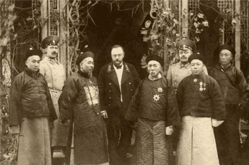 唐军|清灭亡后，手握重兵的9位封疆大吏下场如何？说出来你可能会怀疑