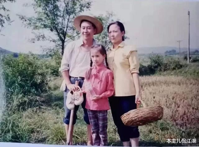 李念|李念凭一己之力，扯下了多少中国导演的“遮羞布”？