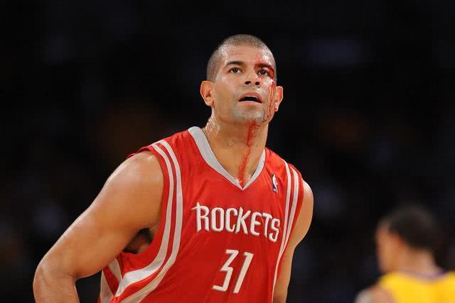 羅斯|看了羅斯的膝蓋，科比的跟腱，詹姆斯的腳趾，你還羨慕他們的高薪嗎？