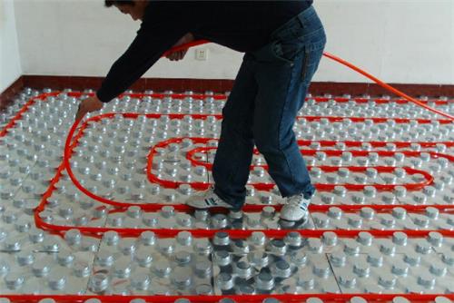 安装暖气片好，还是使用地暖好？地暖存在的四大弊端，看完做决定