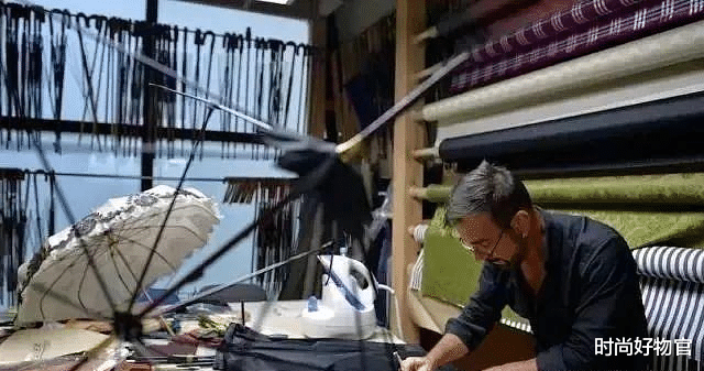 时尚好物官|薇娅\＂懒人伞\＂被疯抢，三伏天出门不怕晒，网友：折叠后仅巴掌大小