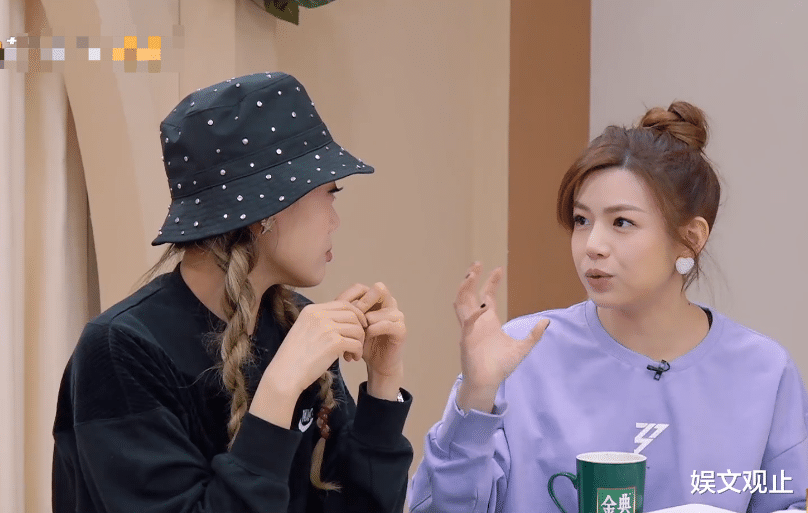 张柏芝|姐姐们一起吃火锅，失去舞台特效后，40岁张柏芝颜值让人不敢信