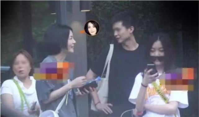 李嫣|李嫣疑不满闺蜜聚会遭曝光，放大正面照怼人，意外曝光唇部手术痕迹