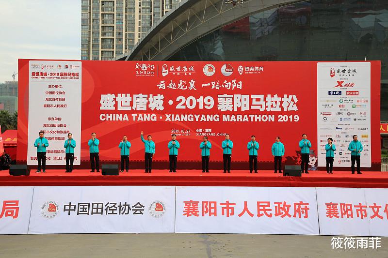 运动|女性用的胸贴为什么在马拉松比赛中男士也必须用？它到底有什么作用？