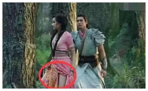 舜网 笑到胃疼的穿帮镜头，赵丽颖吃“空气饭”，鸭脖当灵石太奢侈了吧