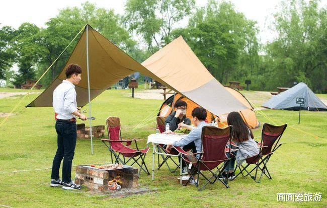 东南亚旅游 女驴友户外露营，被领队塞给异性“混帐”，一晚后说出真实想法