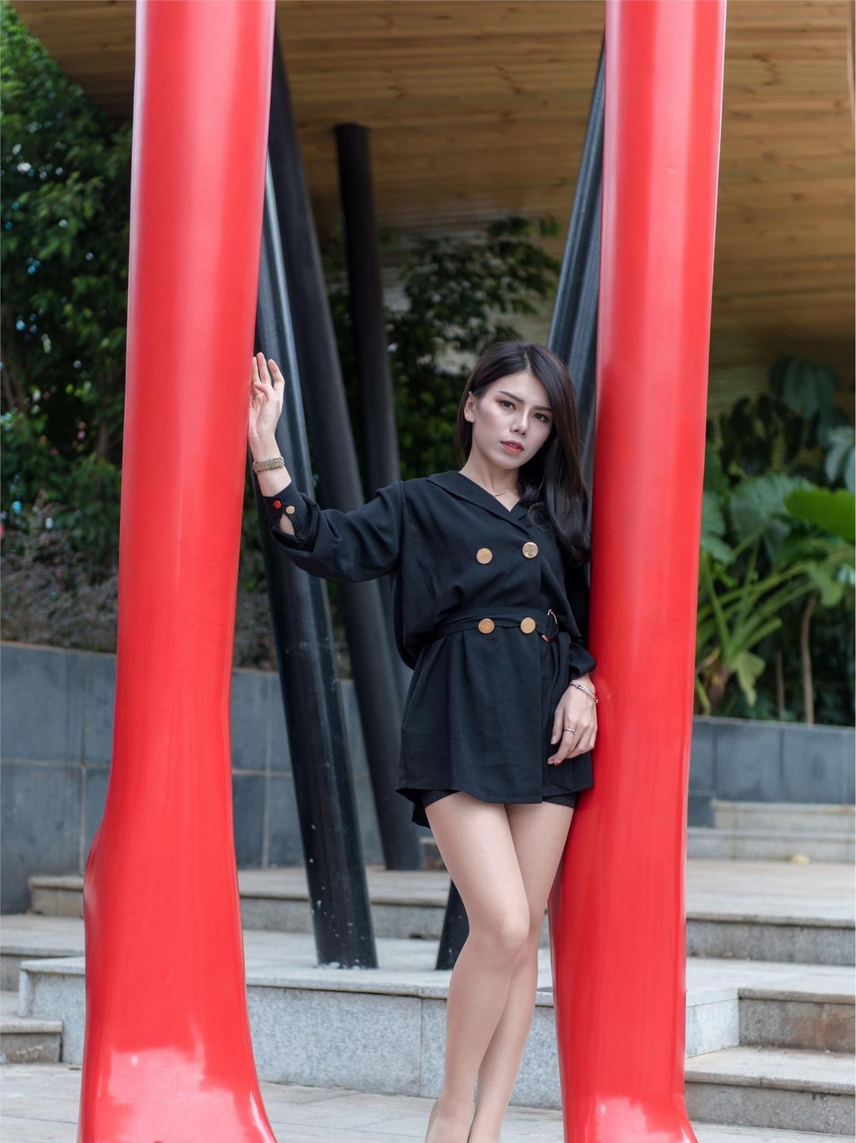 百里守刖 既有职场的干练又不失女人味的西装裙