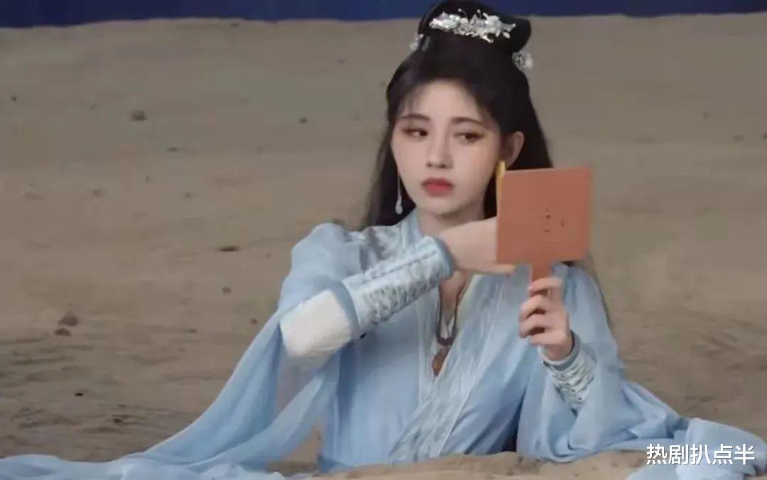 |鞠婧祎《花戎》再出路透，她终于放下包袱了，新发型像丫鬟