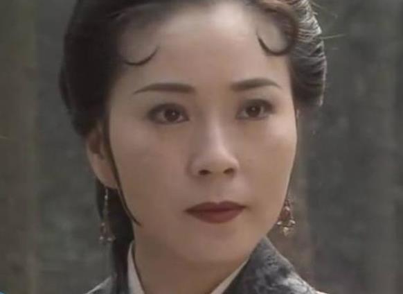 顿芳苓|事业巅峰时弃影从商，赚得上亿身家又落魄，魏秋桦的人生比戏精彩