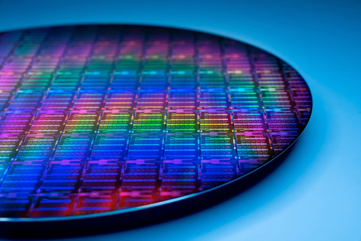 折叠屏|英特尔太嚣张!用四种文字发辱华通告,中国的芯片还有多远?