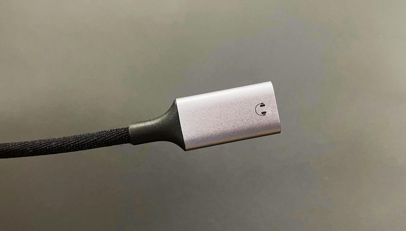 耳機|只需要用一個轉接頭，蘋果EarPods線控耳機也能在筆記本電腦上用