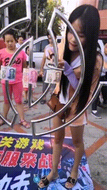 “如果我在银行存8000万，能要到她的电话吗？”