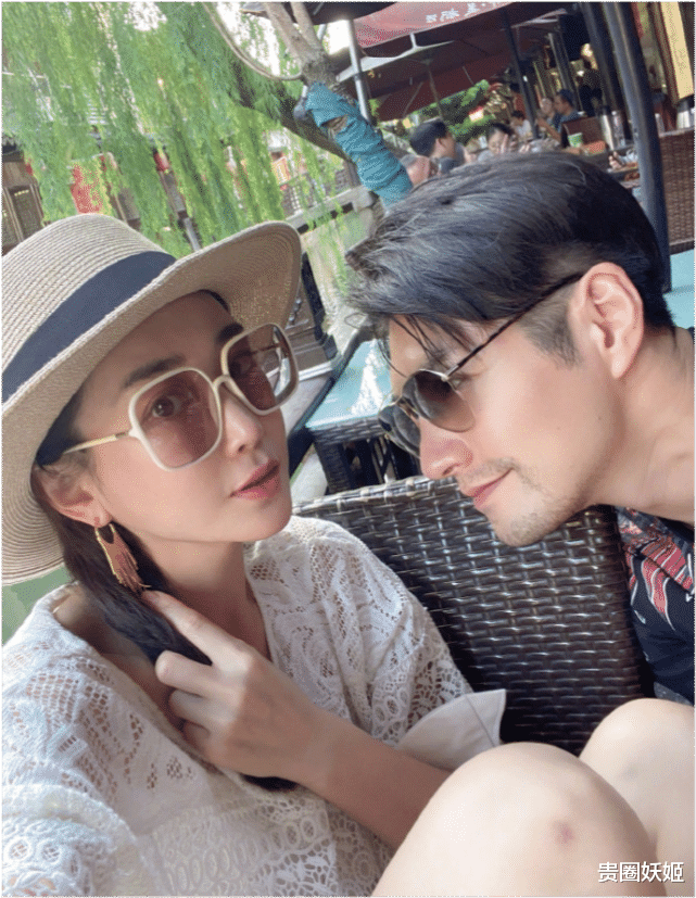 杜若溪|杜若溪3岁女儿近照，小肉肉体型匀称又漂亮，看不出出生时近9斤