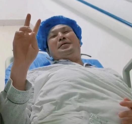 主持人|知名主持人李彬病情疑恶化，中秋在医院度过，浮肿严重强颜欢笑